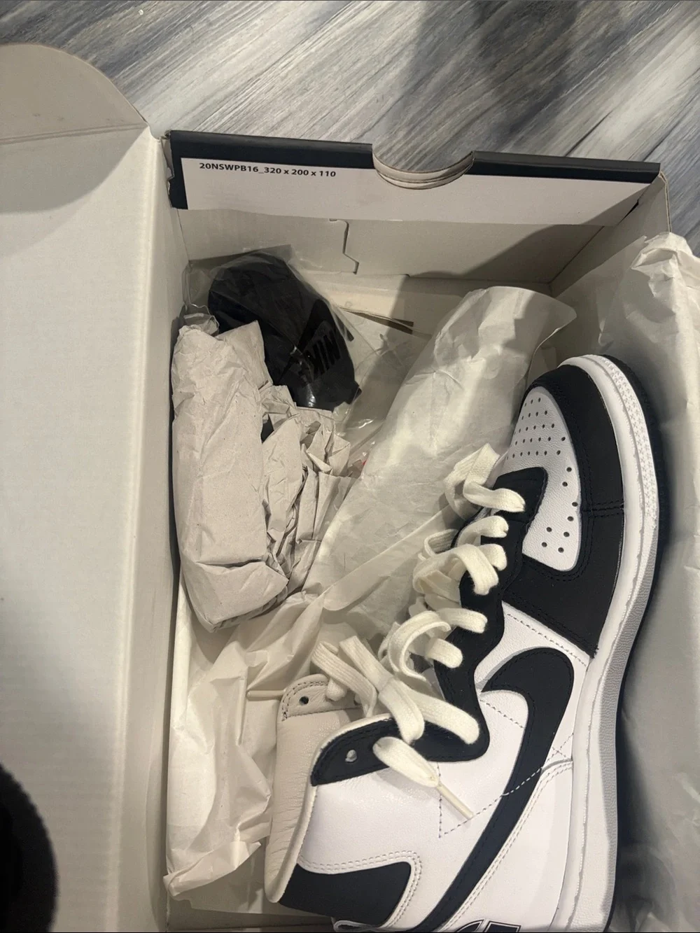 Nike comme des garcons Black & White High-Top Sneakers men’s 5 women’s 7